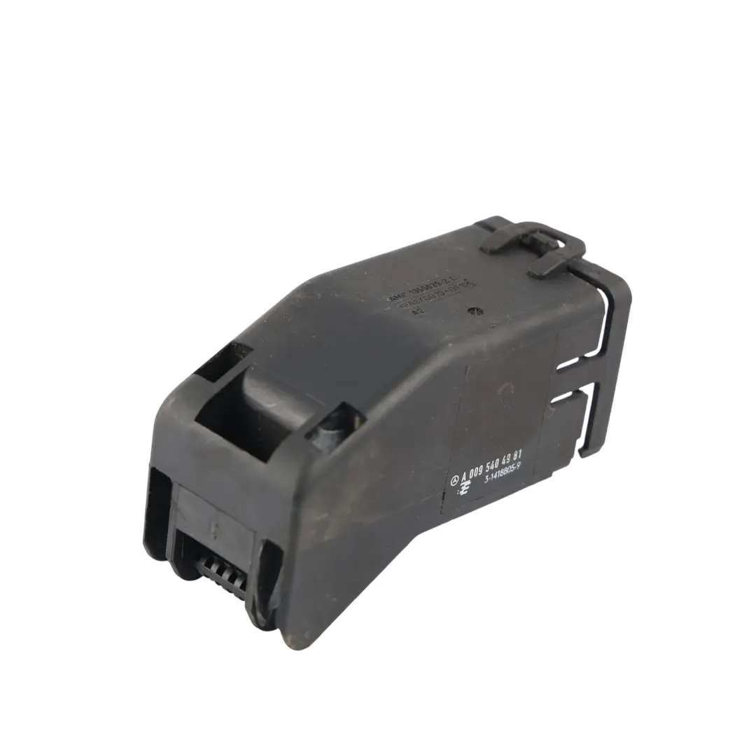Cache Faisceau de Câblage Pompe ABS pour Mercedes W204 à propos du numéro de pièce A0095404981 Mercedes W204 Cache Faisceau de Câblage Pompe ABS - SKU A0095404981 - Numéro de pièce A0095404981