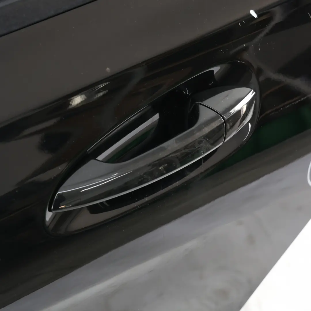 Tür Hinten Links Kosmos Cosmic Schwarz Metallic - 191 für Mercedes CLA C117 mit Teilenummer A1177300105 Mercedes CLA C117 Tür Hinten Links Kosmos Cosmic Schwarz Metallic - 191 - SKU A1177300105-KB - Teilenummer A1177300105