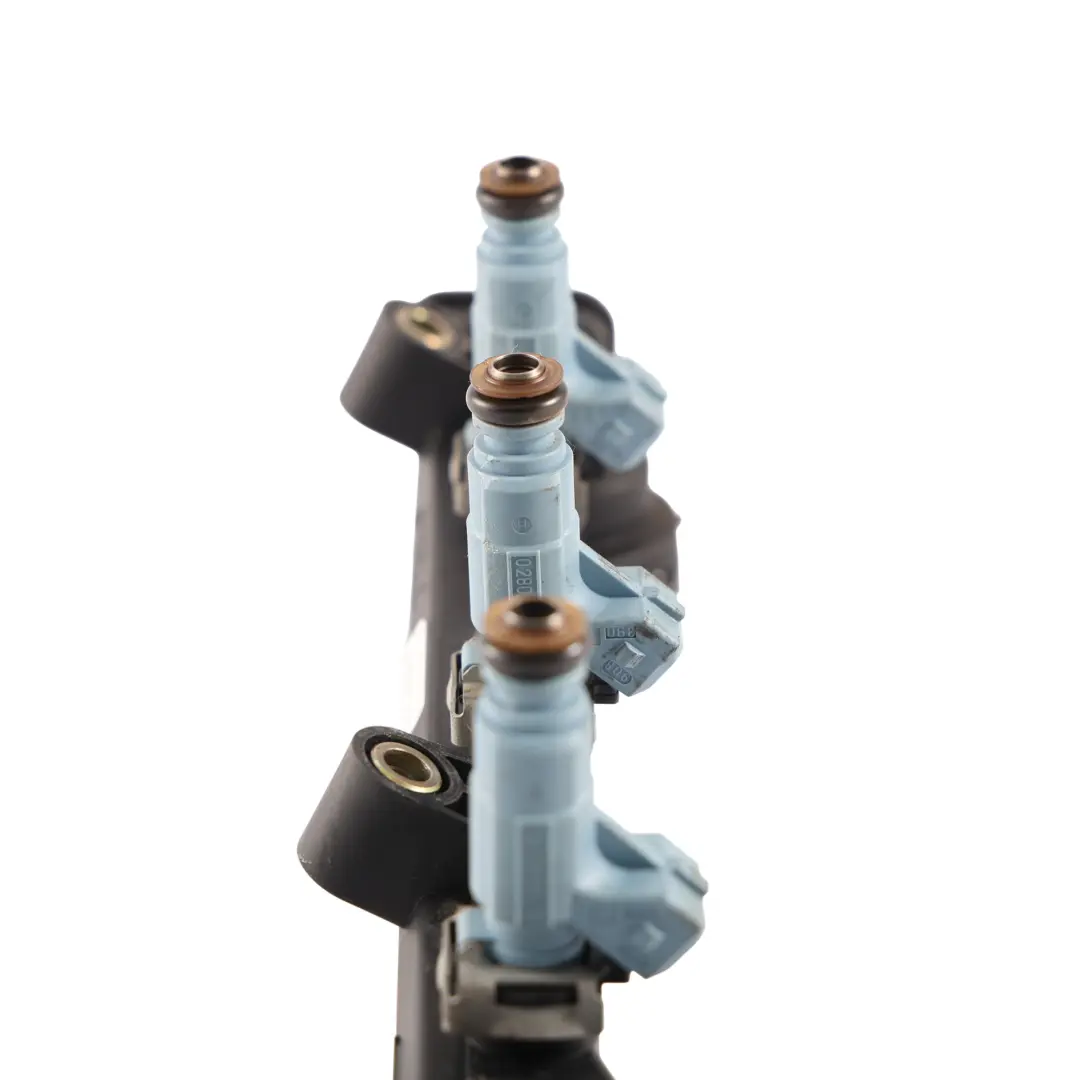 Einspritzleiste 0.7 Benzin Motor für Smart ForTwo 450 mit Teilenummer A1600700295 Smart ForTwo 450 Einspritzleiste 0.7 Benzin Motor - SKU A1600700295 - Teilenummer A1600700295