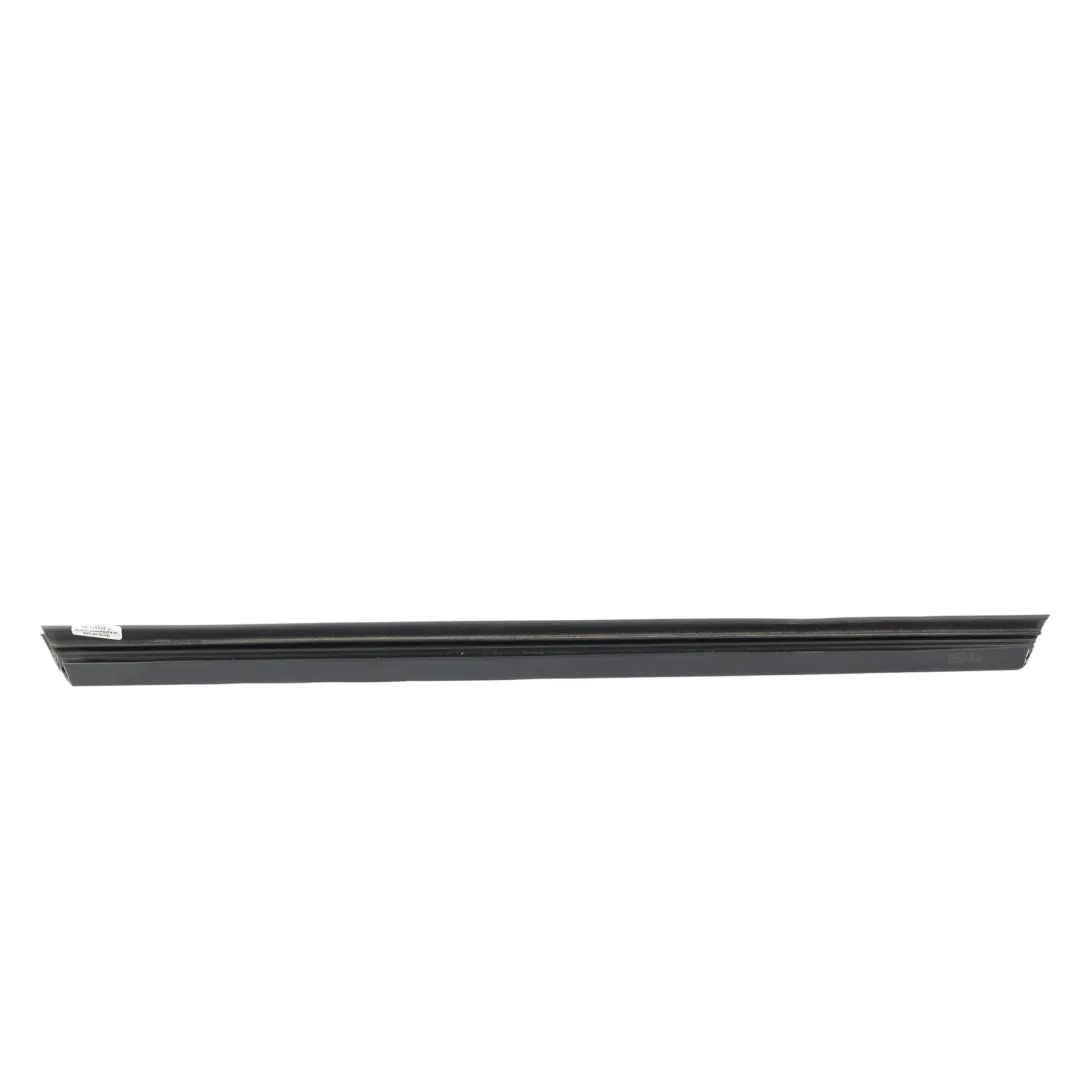 Carril Sellado Ventana Puerta Trasera Izquierda para Mercedes X164 con número de pieza A1647351165 Mercedes X164 Carril Sellado Ventana Puerta Trasera Izquierda - SKU A1647351165 - Número de pieza A1647351165