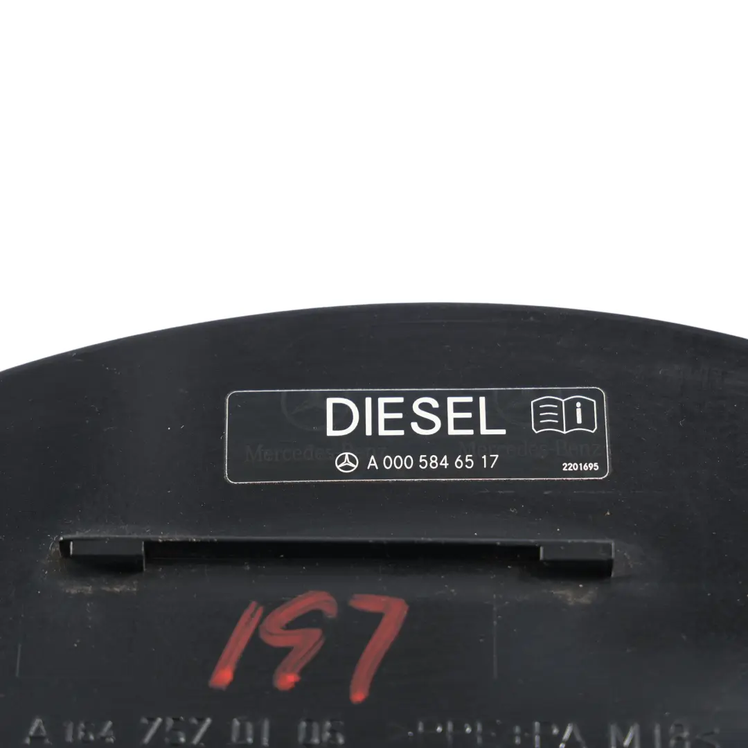 Kraftstoff Tankdeckel Klappe Abdeckung Obsidianschwarz für Mercedes X164 mit Teilenummer A1647570106 Mercedes X164 Kraftstoff Tankdeckel Klappe Abdeckung Obsidianschwarz - SKU A1647570106-OB - Teilenummer A1647570106