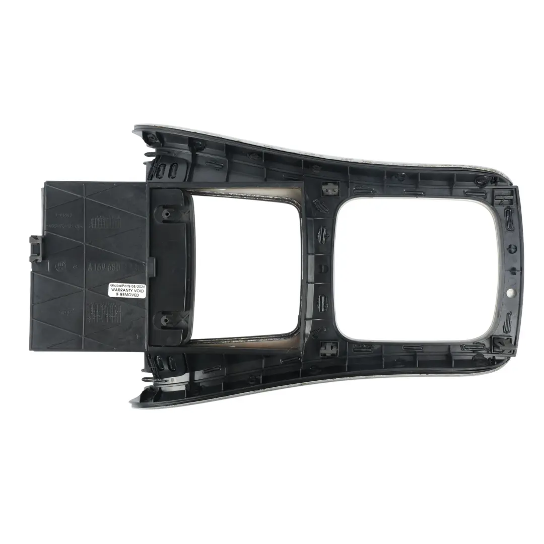 Mercedes W245 Carcasa Soporte Mecanismo Cambio Toma 12V - SKU A1696803236 - Número de pieza A1696803236