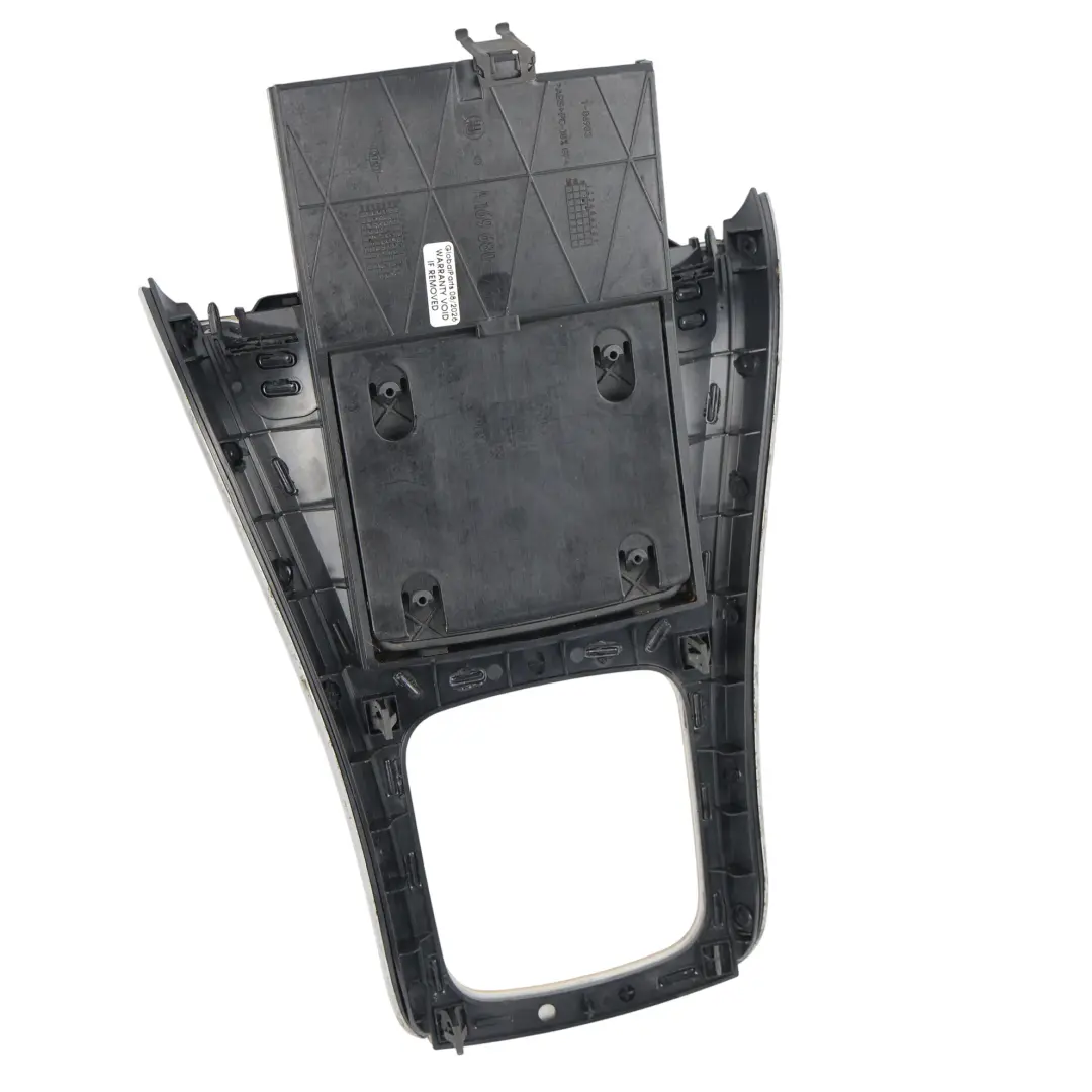 Carcasa Soporte Mecanismo Cambio Toma 12V para Mercedes W245 con número de pieza A1696803236 Mercedes W245 Carcasa Soporte Mecanismo Cambio Toma 12V - SKU A1696803236 - Número de pieza A1696803236
