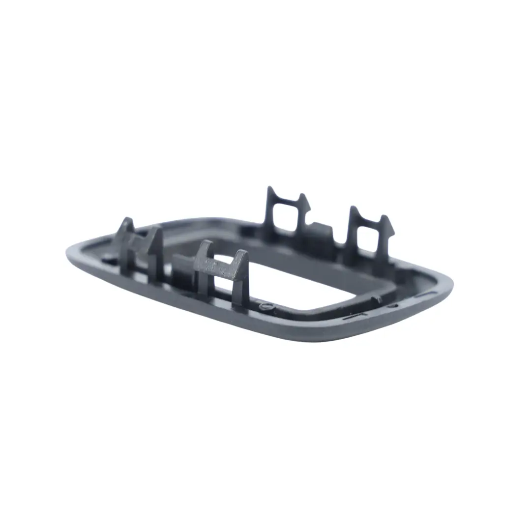 Ramka Przełącznika Szyby Tylnej Czarna do Mercedes W169 W245 o numerze A1698210059 Mercedes W169 W245 Ramka Przełącznika Szyby Tylnej Czarna - SKU A1698210059-1 - Numer Części A1698210059