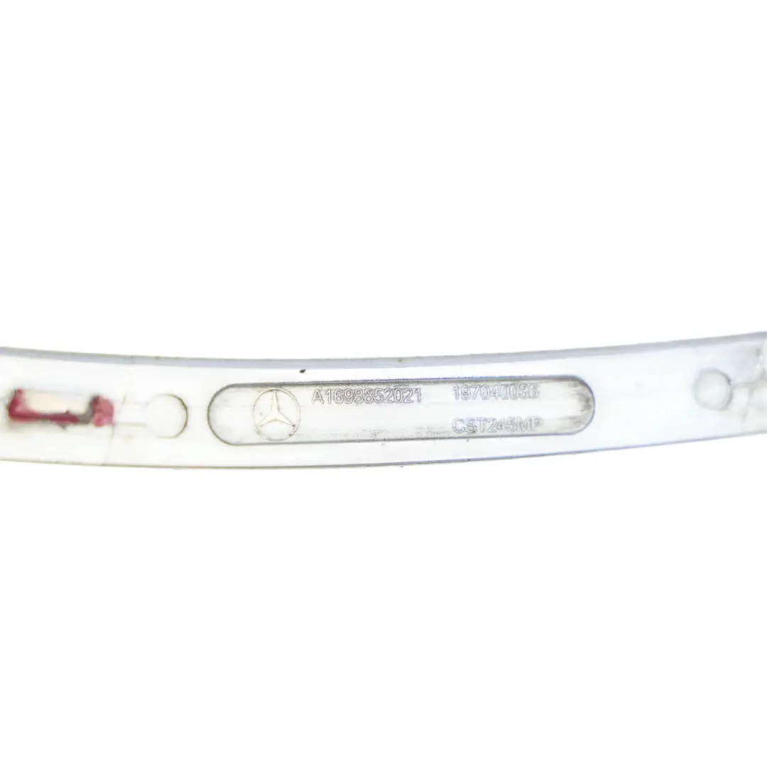 Listwa Chromowana Zderzaka Tylnego Prawa do Mercedes W245 o numerze A1698852021 Mercedes W245 Listwa Chromowana Zderzaka Tylnego Prawa - SKU A1698852021-1 - Numer Części A1698852021