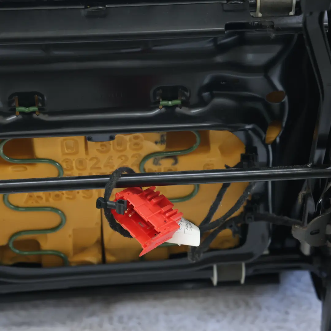 Vordersitz Stoff Schwarz Anthrazit Rechts für Mercedes W245 mit Teilenummer A1699101247 Mercedes W245 Vordersitz Stoff Schwarz Anthrazit Rechts - SKU A1699101247-6 - Teilenummer A1699101247