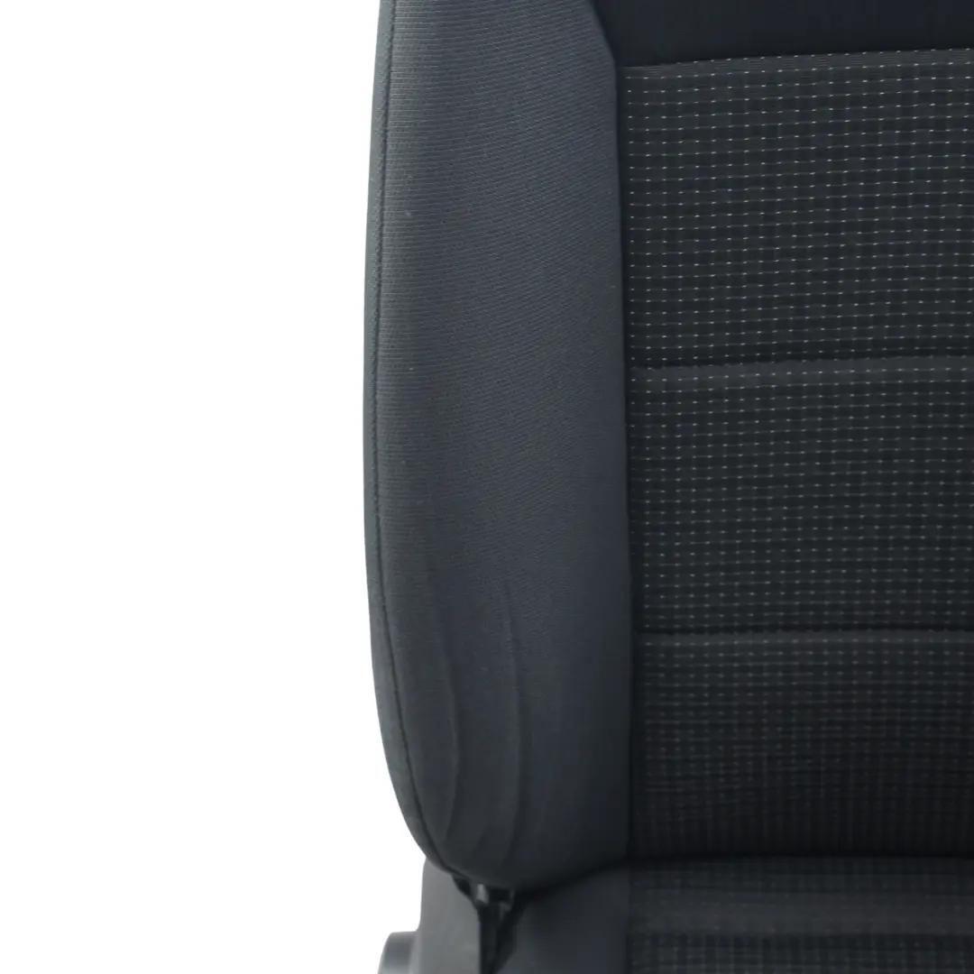 Vordersitz Stoff Schwarz Anthrazit Rechts für Mercedes W245 mit Teilenummer A1699101247 Mercedes W245 Vordersitz Stoff Schwarz Anthrazit Rechts - SKU A1699101247-6 - Teilenummer A1699101247