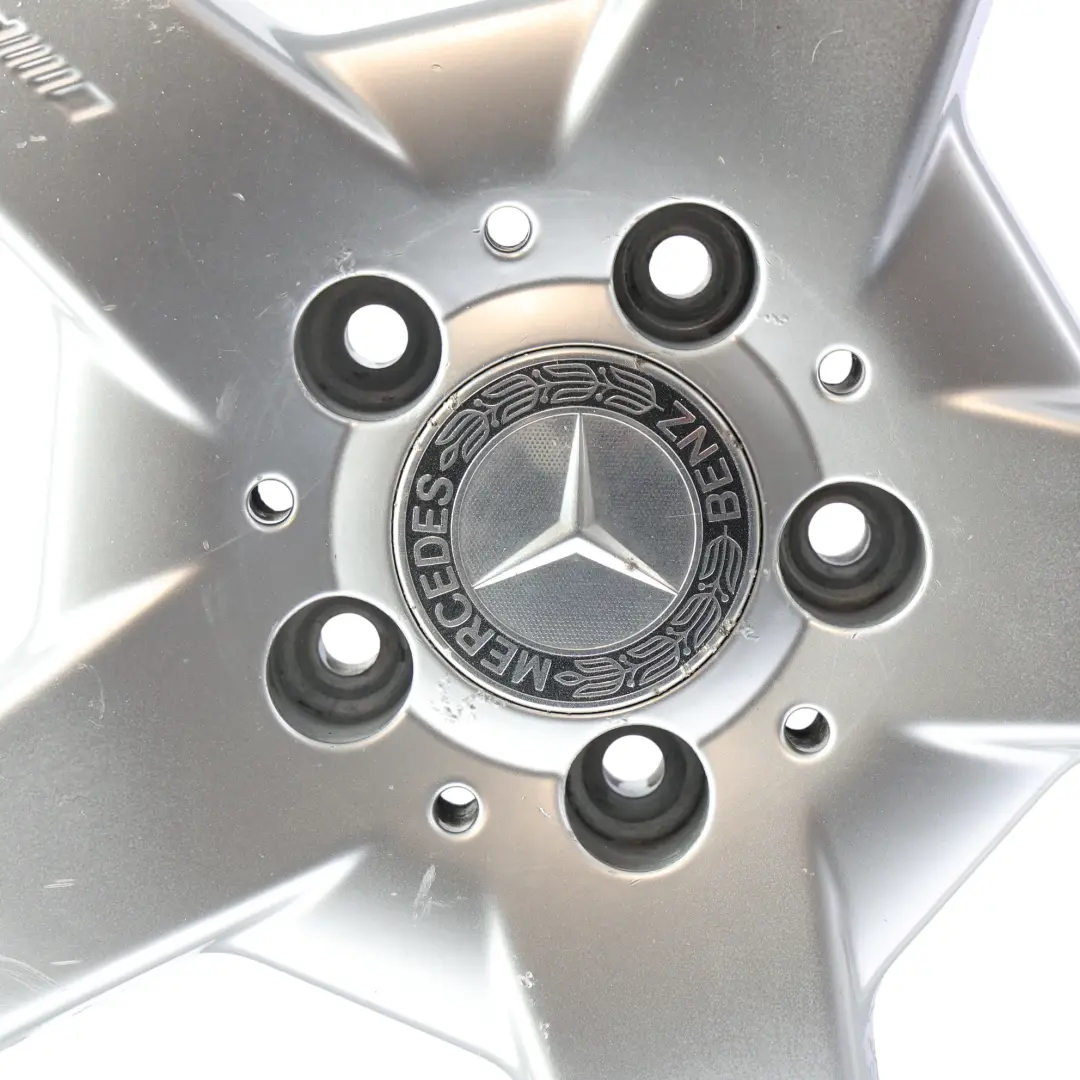 Llanta aleación plateada Mercedes R171 AMG 17" 7,5J ET:37 5-Hole para con número de pieza A1714011402 Llanta aleación plateada Mercedes R171 AMG 17" 7,5J ET:37 5-Hole - SKU A1714011402-2 - Número de pieza A1714011402