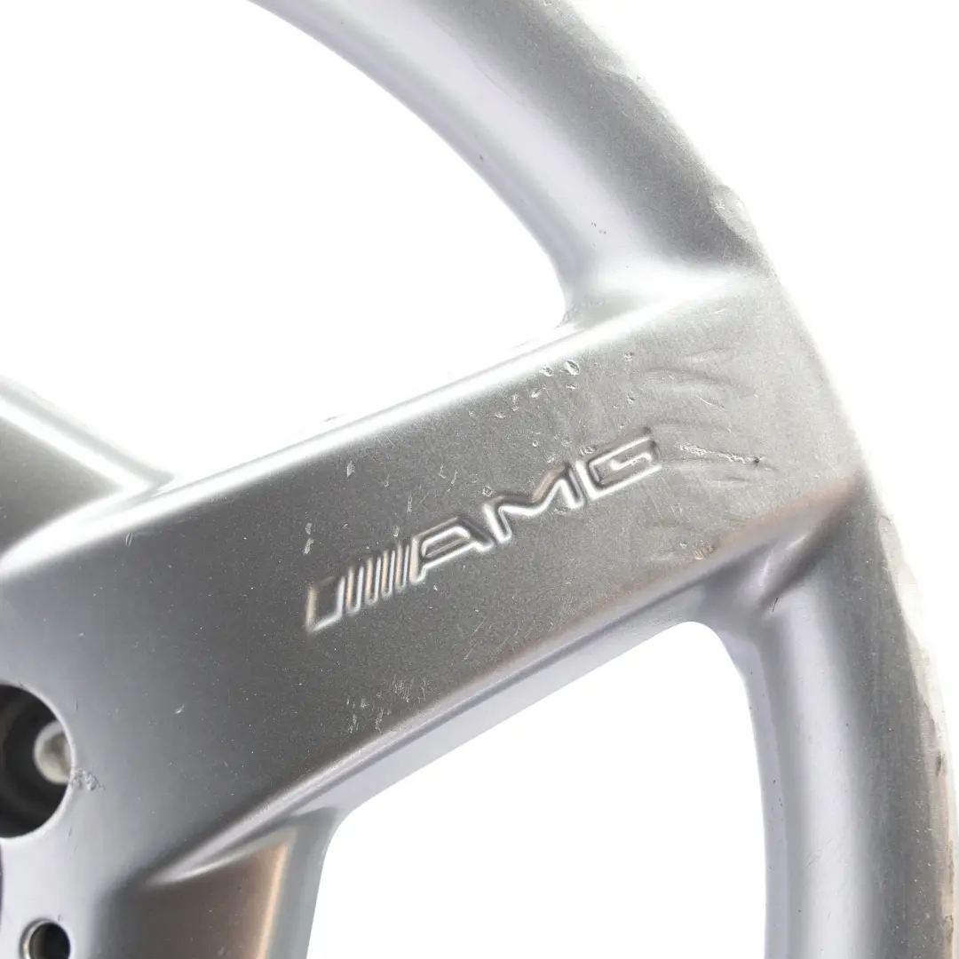 Llanta aleación plateada Mercedes R171 AMG 17" 7,5J ET:37 5-Hole para con número de pieza A1714011402 Llanta aleación plateada Mercedes R171 AMG 17" 7,5J ET:37 5-Hole - SKU A1714011402-2 - Número de pieza A1714011402