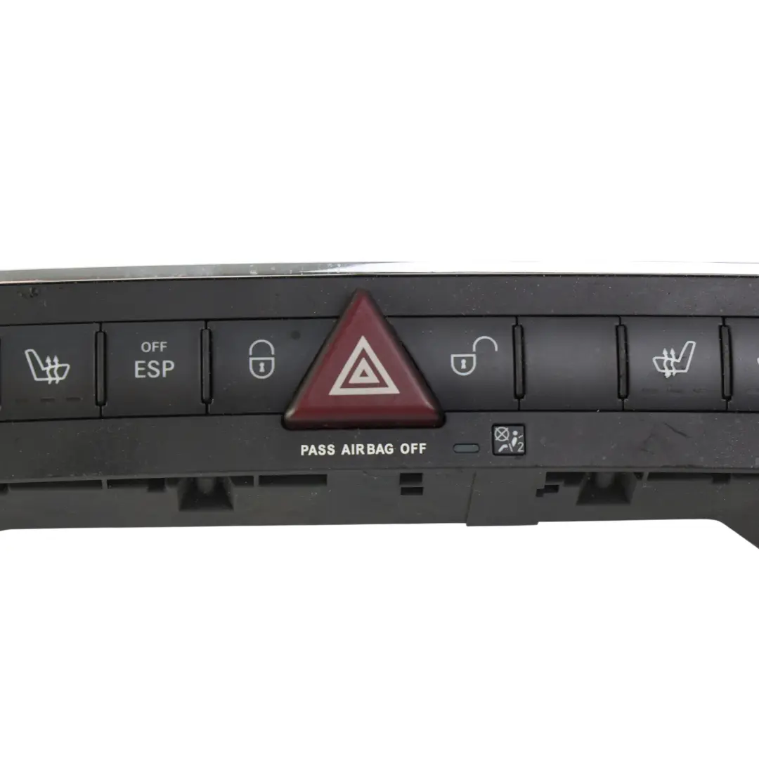 Warnblinkschalter Panel ESP Sitzheizung für Mercedes SLK R171 mit Teilenummer A1718209310 Mercedes SLK R171 Warnblinkschalter Panel ESP Sitzheizung - SKU A1718209310 - Teilenummer A1718209310