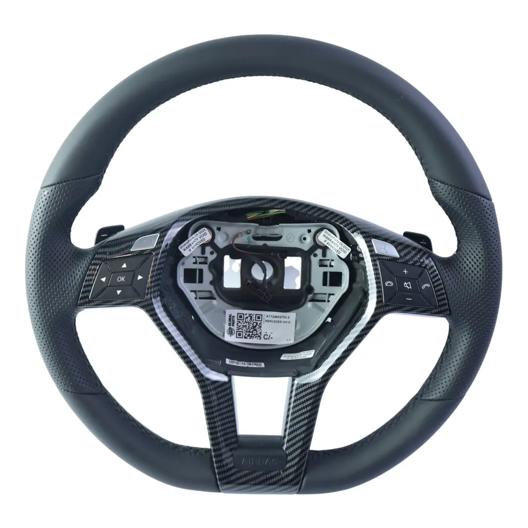 W207 W212 Kierownica NOWA Czarna Skórzana Sport Carbon Look do Mercedes W204 o numerze A1724602703 Mercedes W204 W207 W212 Kierownica NOWA Czarna Skórzana Sport Carbon Look - SKU A1724602703-5 - Numer Części A1724602703