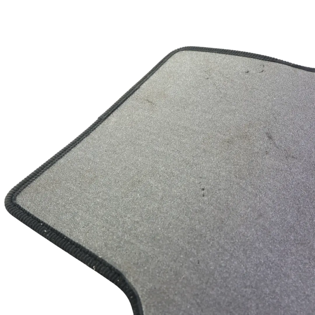 Bodenteppich Verkleidung Hinten Links für Mercedes W176 mit Teilenummer A1766803800 Mercedes W176 Bodenteppich Verkleidung Hinten Links - SKU A1766803800 - Teilenummer A1766803800