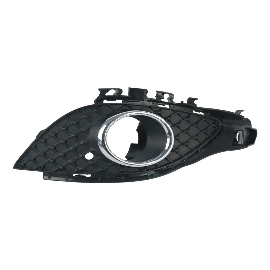 Kratka Zderzaka Przód Prawa Halogenu do Mercedes W176 o numerze A1768850622 Mercedes W176 Kratka Zderzaka Przód Prawa Halogenu - SKU A1768850622 - Numer Części A1768850622
