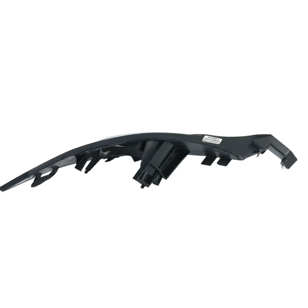Mercedes W176 Kratka Zderzaka Przód Prawa Halogenu - SKU A1768850622 - Numer Części A1768850622