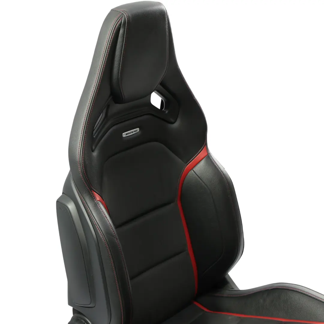 Fotel Przedni Prawy AMG Performance Skórzany Grzany Czarny do Mercedes W176 o numerze A1769103702 Mercedes W176 Fotel Przedni Prawy AMG Performance Skórzany Grzany Czarny - SKU A1769103702-2 - Numer Części A1769103702