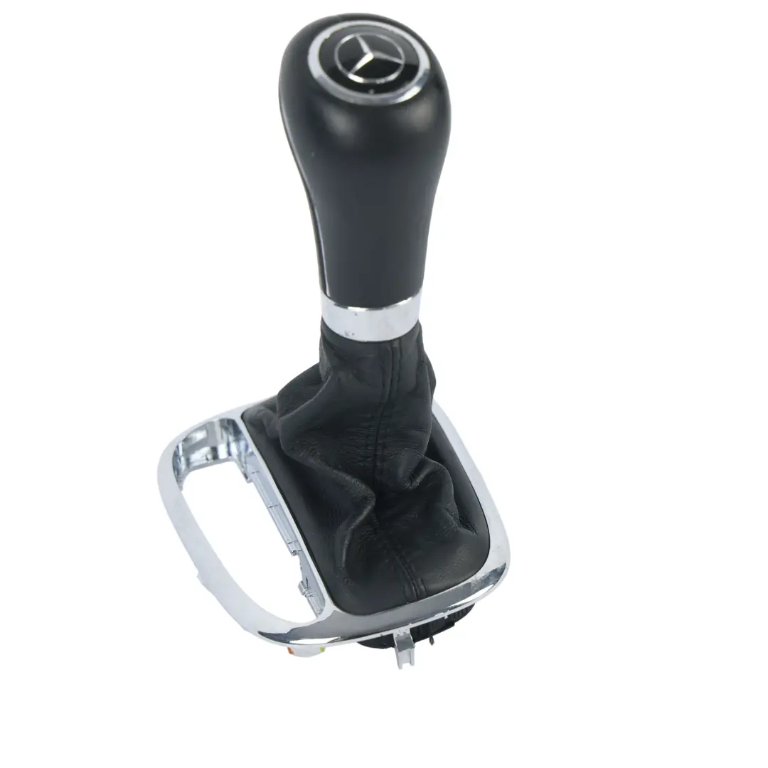 Cuffia Cambio in Pelle Leva Selettore Automatico per Mercedes C209 con numero di parte A2032671811 Mercedes C209 Cuffia Cambio in Pelle Leva Selettore Automatico - SKU A2032671811 - Numero di parte A2032671811