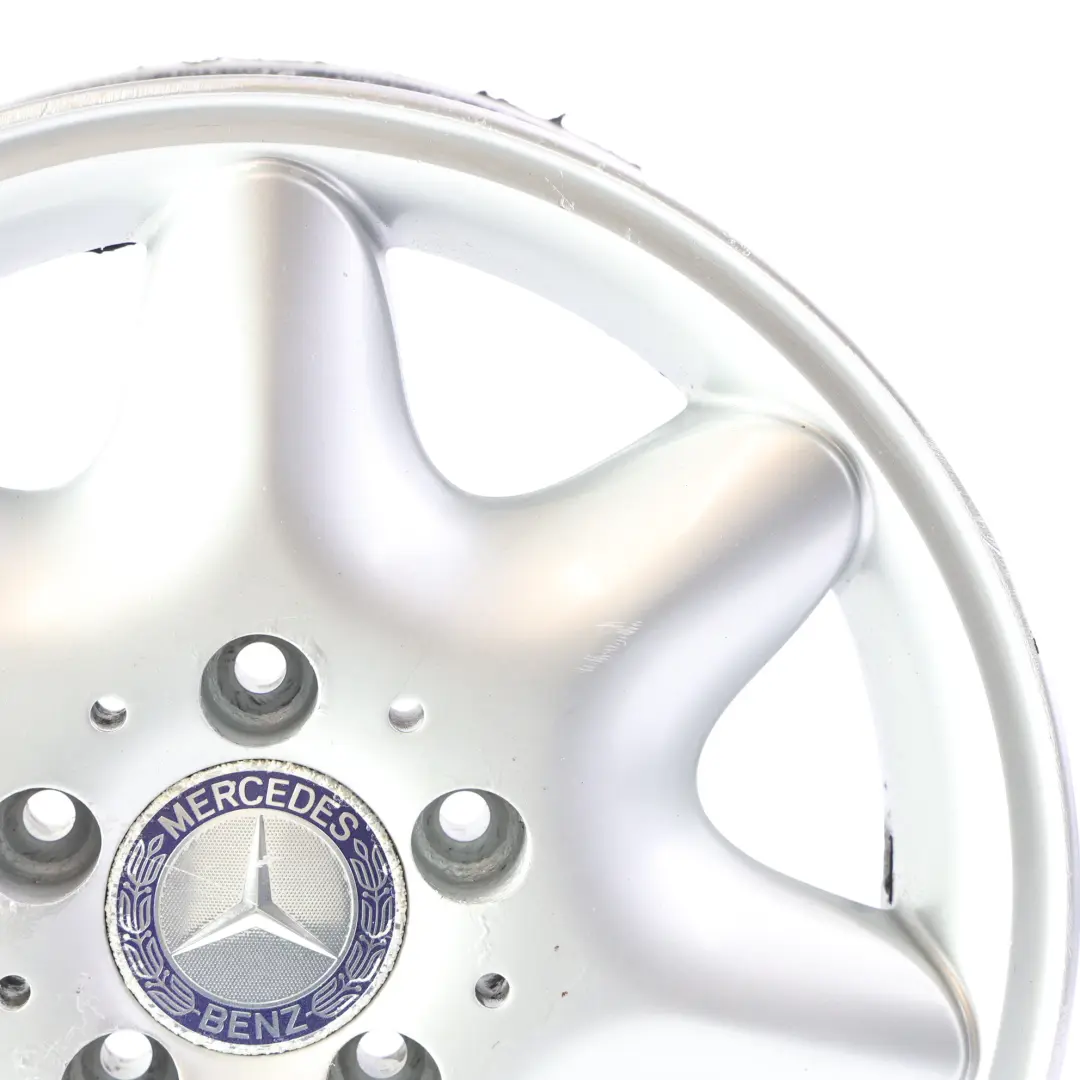 Cerchio Ruota Lega Argento 15" 6J ET:31 per Mercedes W203 con numero di parte A2034010002 Mercedes W203 Cerchio Ruota Lega Argento 15" 6J ET:31 - SKU A2034010002-1 - Numero di parte A2034010002