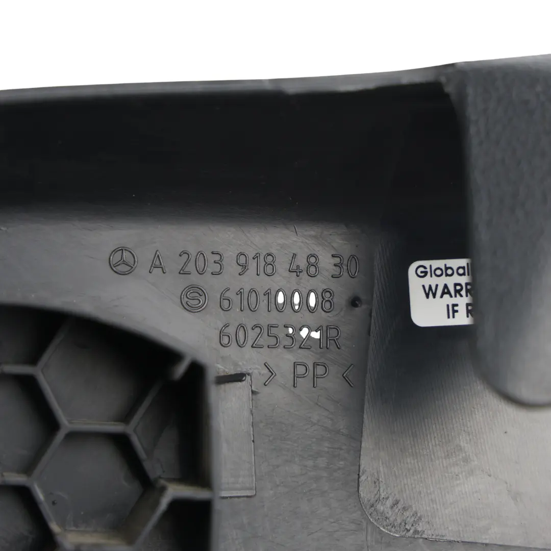 Cubierta Base Asiento Derecho A2039184730 para Mercedes W203 con número de pieza A2039184830 Mercedes W203 Cubierta Base Asiento Derecho A2039184730 - SKU A2039184830 - Número de pieza A2039184830