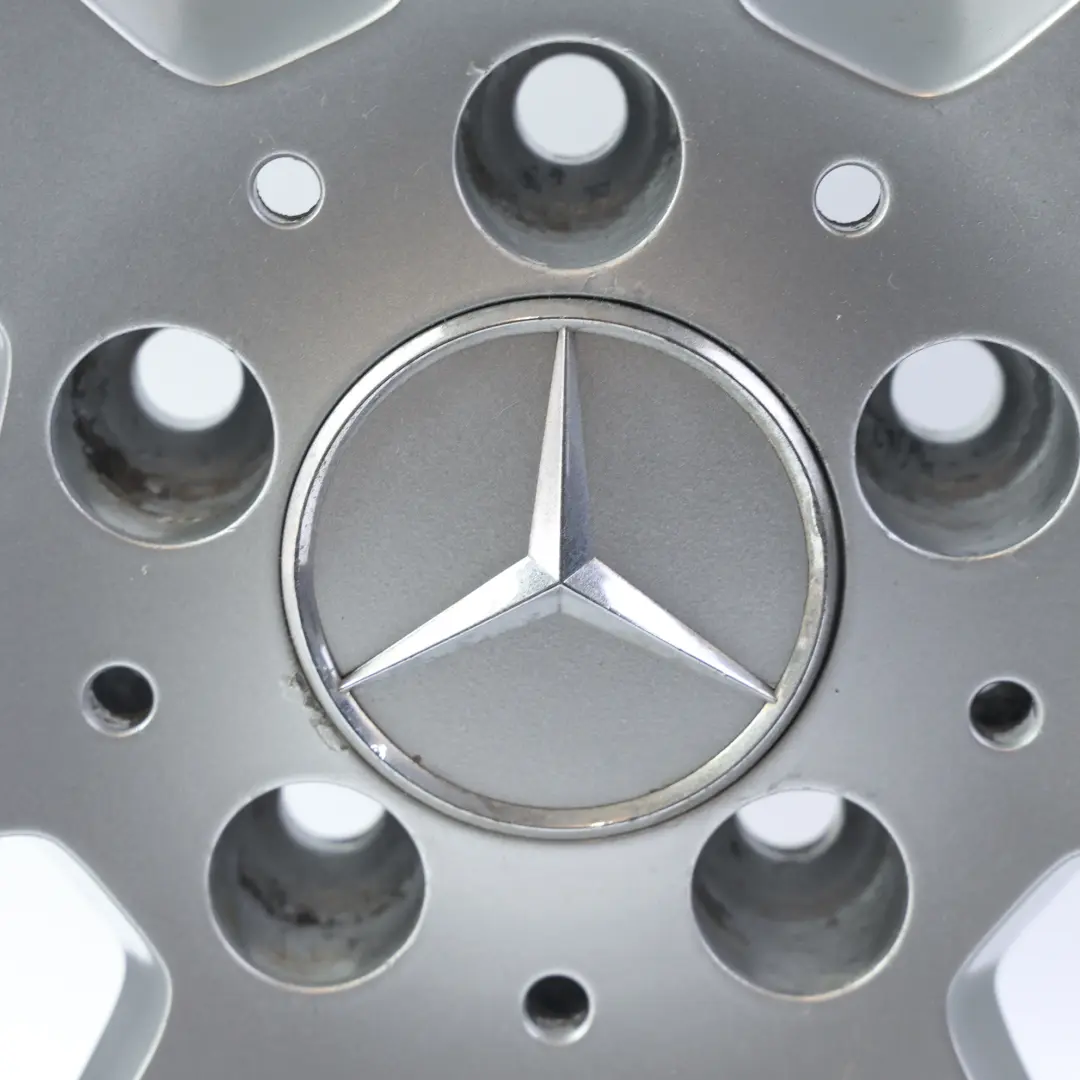 Mercedes W204 Argento 7 Fori Cerchio In Lega 16" ET:43 7J - SKU A2044011102-2 - Numero di parte A2044011102