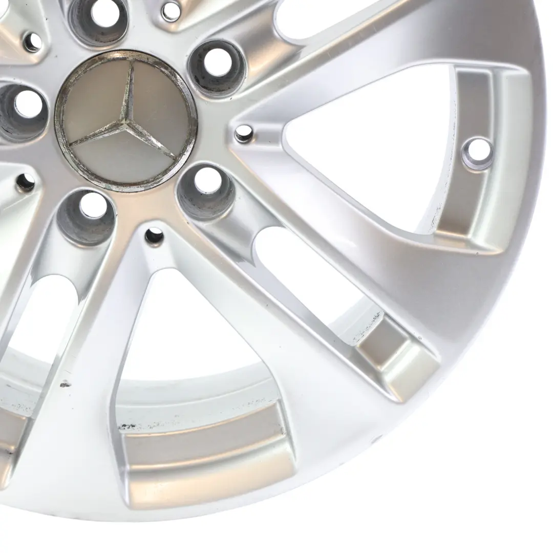 Srebrna Felga Aluminiowa 16" ET:43 7J do Mercedes W204 o numerze A2044017202 Mercedes W204 Srebrna Felga Aluminiowa 16" ET:43 7J - SKU A2044017202-4 - Numer Części A2044017202