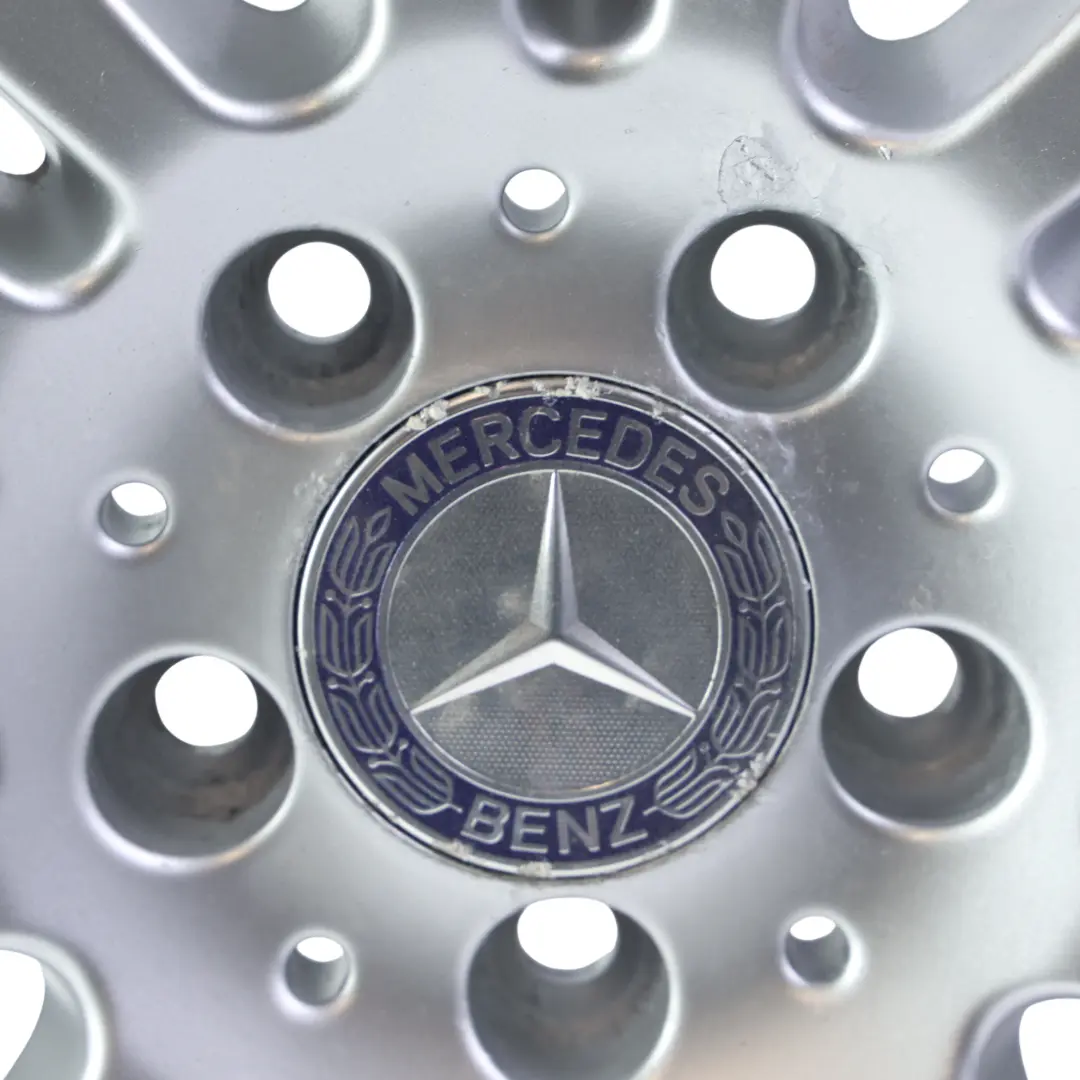 Cerchio Ruota Lega Argento 17" 7,5J ET:47 per Mercedes W204 con numero di parte A2044017402 Mercedes W204 Cerchio Ruota Lega Argento 17" 7,5J ET:47 - SKU A2044017402-2 - Numero di parte A2044017402