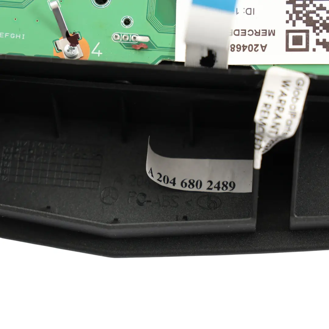 Copertura Pannello Autoradio Stereo Lettore CD per Mercedes W204 con numero di parte A2046802489 Mercedes W204 Copertura Pannello Autoradio Stereo Lettore CD - SKU A2046802489 - Numero di parte A2046802489