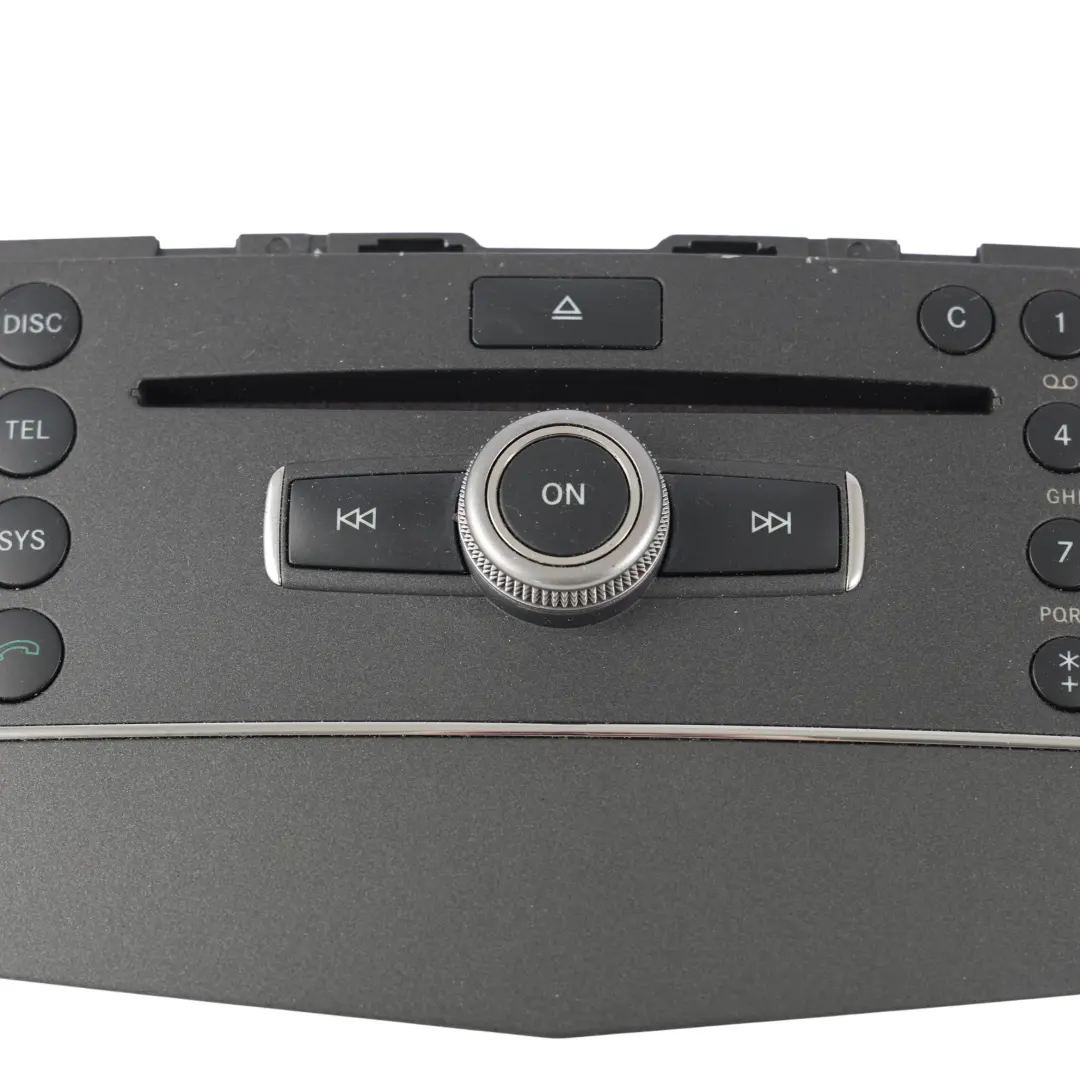 Copertura Pannello Autoradio Stereo Lettore CD per Mercedes W204 con numero di parte A2046802489 Mercedes W204 Copertura Pannello Autoradio Stereo Lettore CD - SKU A2046802489 - Numero di parte A2046802489