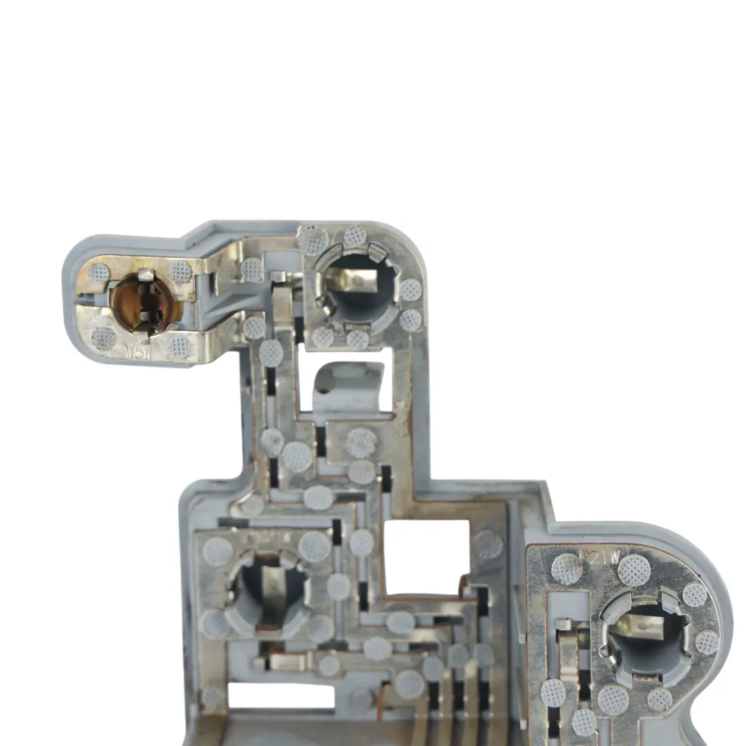 Mercedes W204 Support Ampoule Feu Arrière Gauche - SKU A2048200177 - Numéro de pièce A2048200177