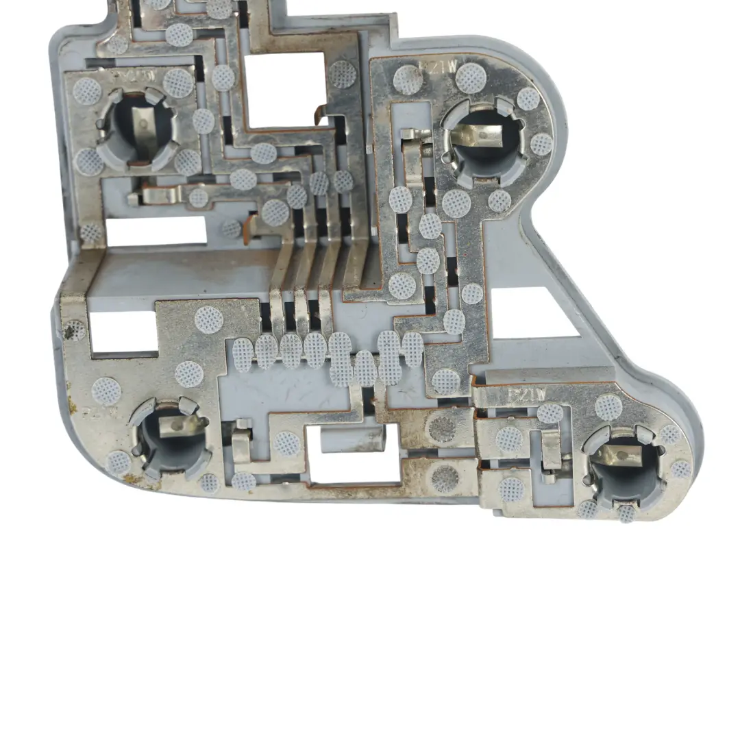 Mercedes W204 Support Ampoule Feu Arrière Gauche - SKU A2048200177 - Numéro de pièce A2048200177