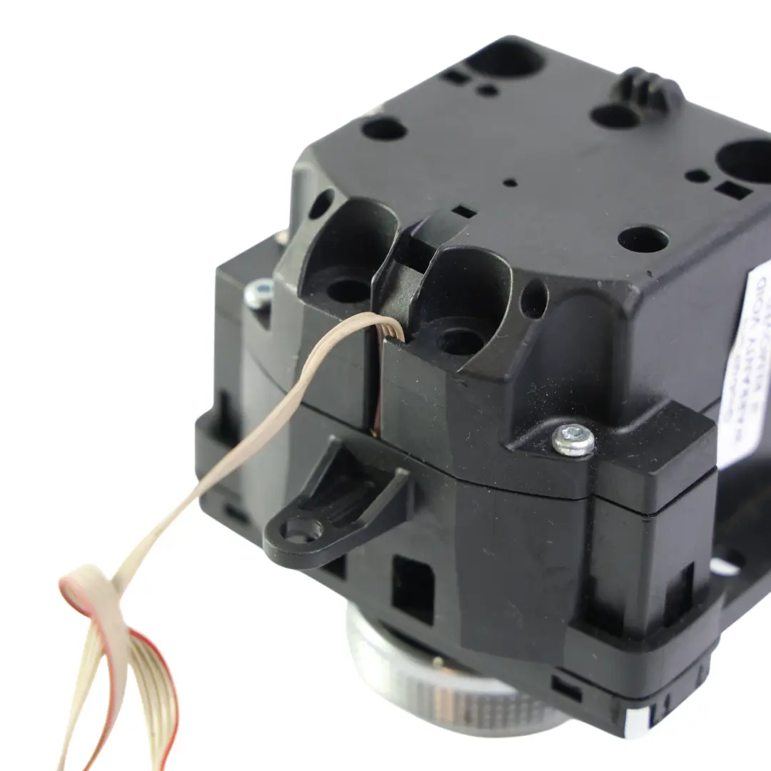 Navigations Schalter Bedienfeld Taste für Mercedes W204 mit Teilenummer A2048707458 Mercedes W204 Navigations Schalter Bedienfeld Taste - SKU A2048707458-2 - Teilenummer A2048707458
