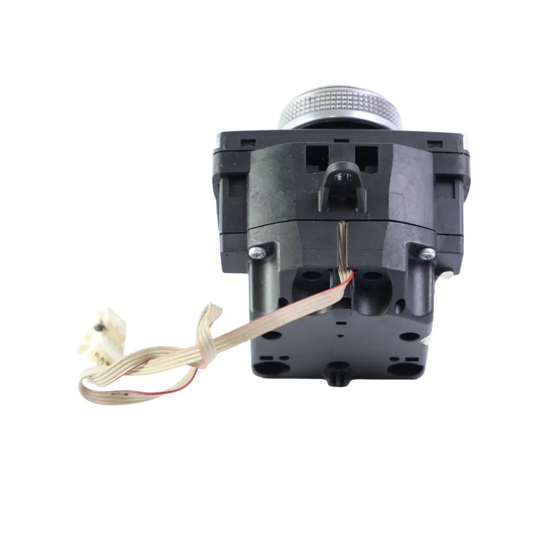 Navigations Schalter Bedienfeld Taste für Mercedes W204 mit Teilenummer A2048707458 Mercedes W204 Navigations Schalter Bedienfeld Taste - SKU A2048707458-2 - Teilenummer A2048707458