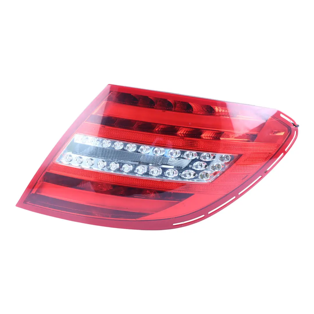 Mercedes W204 Rücklicht Rechts Seitenverkleidung - SKU A2049060503 - Teilenummer A2049060503