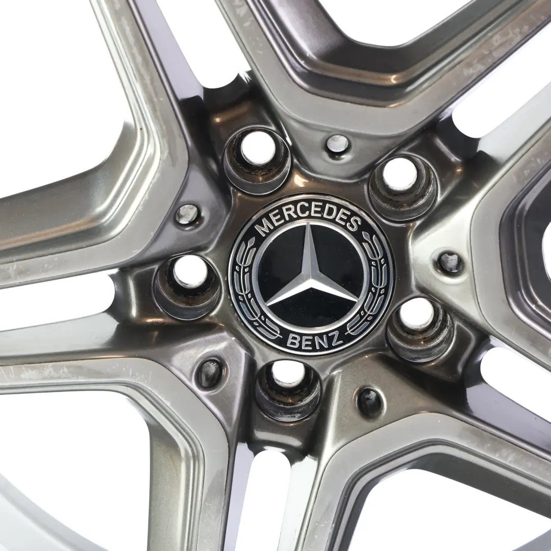 Felga AMG 18" ET44 7,5J 5 Podwójnych Szprych do Mercedes W205 o numerze A2054019500 Mercedes W205 Felga AMG 18" ET44 7,5J 5 Podwójnych Szprych - SKU A2054019500-1 - Numer Części A2054019500