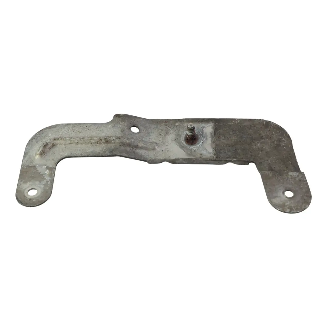 Przedni Wspornik Podłogi do Mercedes C205 S205 W205 o numerze A2056800614 Mercedes C205 S205 W205 Przedni Wspornik Podłogi - SKU A2056800614 - Numer Części A2056800614