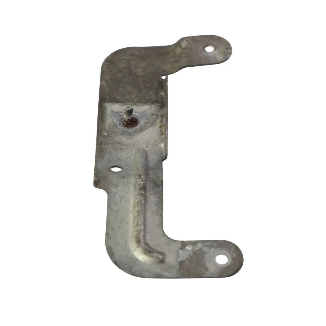 Przedni Wspornik Podłogi do Mercedes C205 S205 W205 o numerze A2056800614 Mercedes C205 S205 W205 Przedni Wspornik Podłogi - SKU A2056800614 - Numer Części A2056800614