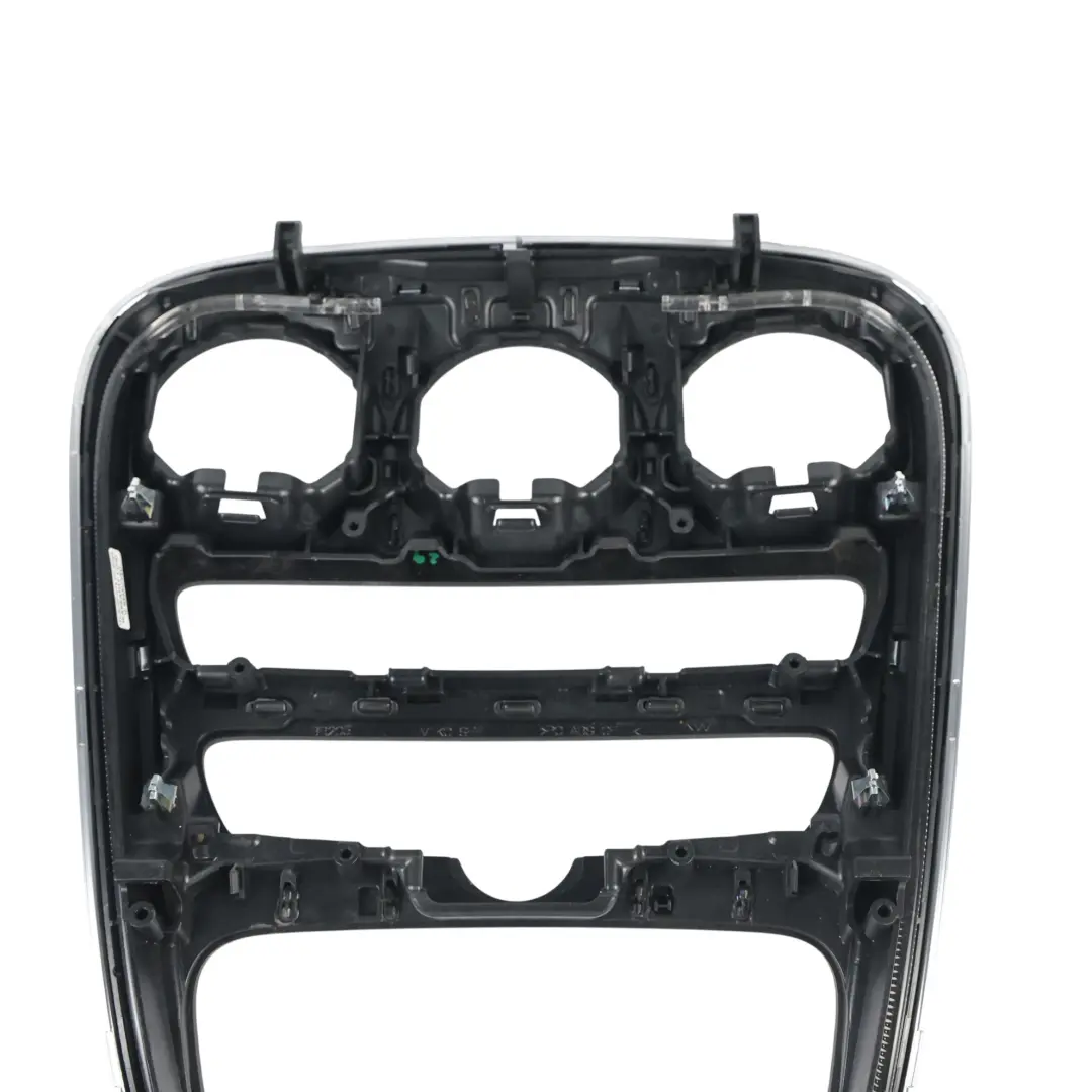 Mittelkonsole Blende Rahmen Abdeckung für Mercedes W205 mit Teilenummer A2056808407 Mercedes W205 Mittelkonsole Blende Rahmen Abdeckung - SKU A2056808407 - Teilenummer A2056808407
