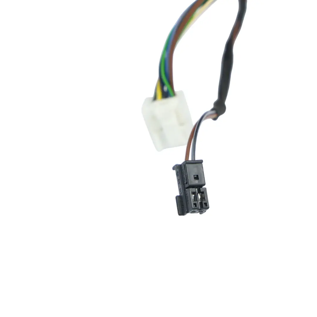 Lampa Tylna Prawa LED Z Wiązką Przewodów do Mercedes W205 o numerze A2059061457 Mercedes W205 Lampa Tylna Prawa LED Z Wiązką Przewodów - SKU A2059061457-3 - Numer Części A2059061457