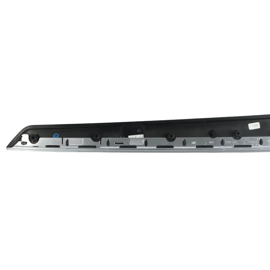 Listwa Boczka Lewy Przód Aluminium do Mercedes W212 o numerze A2127200522 Mercedes W212 Listwa Boczka Lewy Przód Aluminium - SKU A2127200522 - Numer Części A2127200522