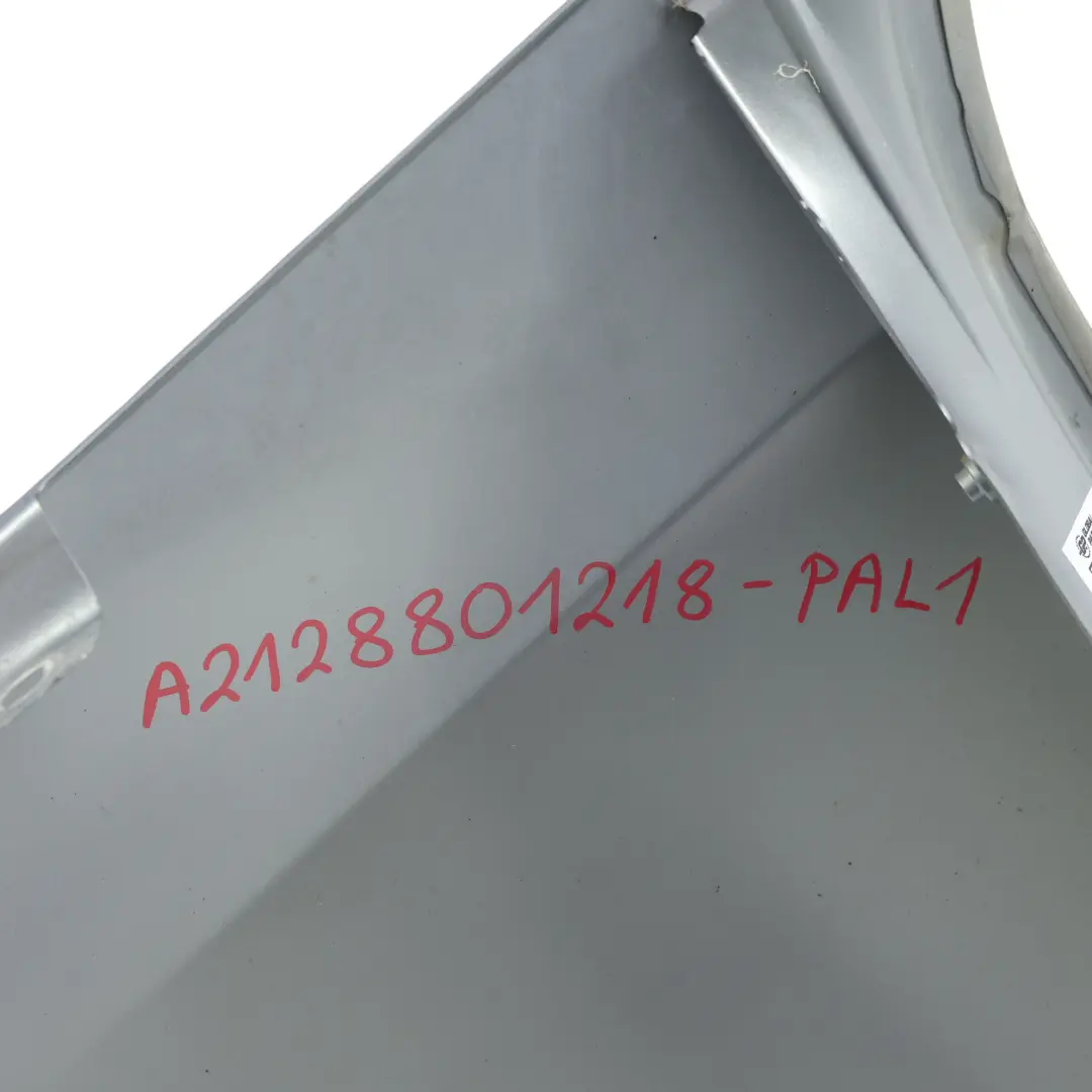 Seitenkotflügel Vorne Rechts Fender Palladium Silber - 792 für Mercedes W212 mit Teilenummer A2128801218 Mercedes W212 Seitenkotflügel Vorne Rechts Fender Palladium Silber - 792 - SKU A2128801218-PAL1 - Teilenummer A2128801218