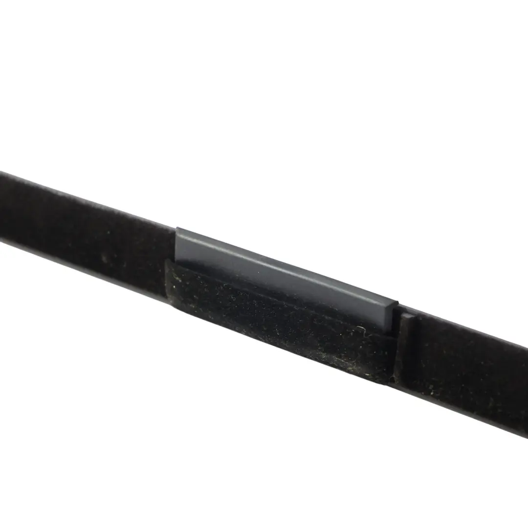 Rollo Schiebefenster Abdeckung Streifen Links für Mercedes W221 mit Teilenummer A2217370574 Mercedes W221 Rollo Schiebefenster Abdeckung Streifen Links - SKU A2217370574 - Teilenummer A2217370574