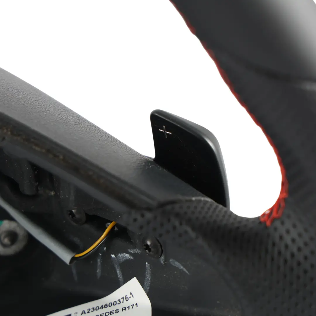 Nero Pelle Cambio al Volante per Mercedes SLK R171 Volante con numero di parte A2304600376 Mercedes SLK R171 Volante Nero Pelle Cambio al Volante - SKU A2304600376-1 - Numero di parte A2304600376