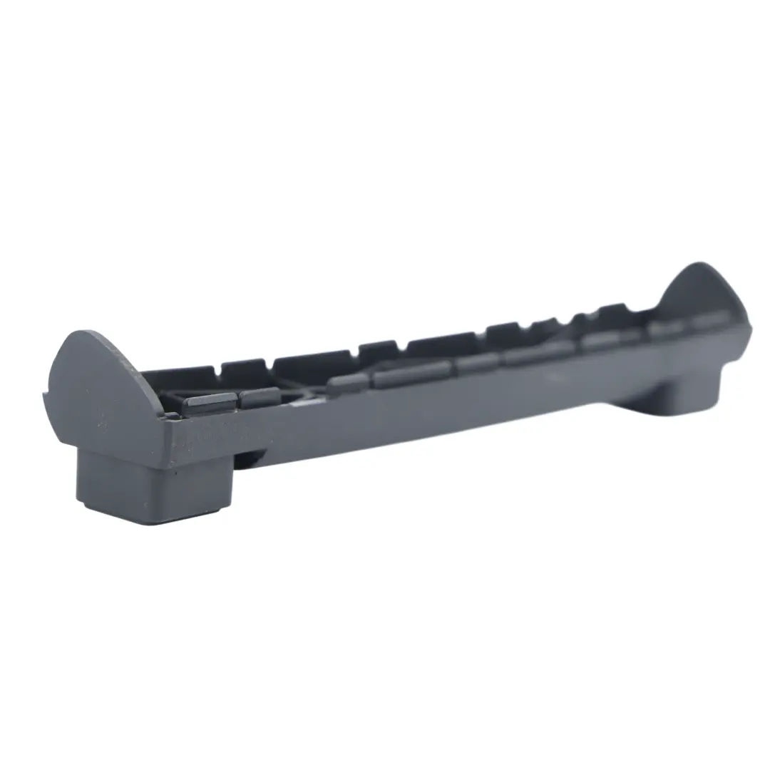 Mercedes W176 Kofferraum Griff Heckklappe Blende - SKU A2467430072 - Teilenummer A2467430072