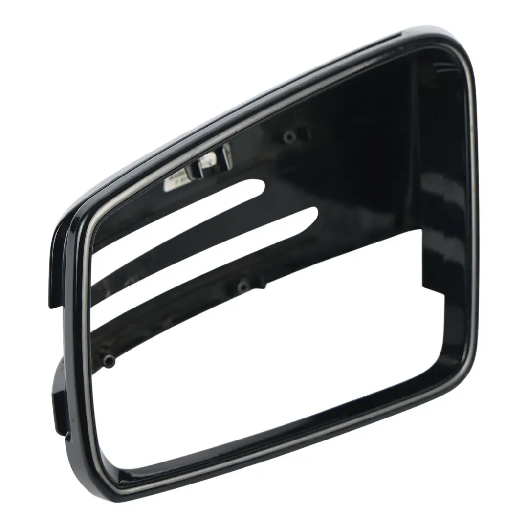 Tapa Espejo Puerta Izquierda Plata Polar 761 para Mercedes W176 W246 con número de pieza A2468110100 Mercedes W176 W246 Tapa Espejo Puerta Izquierda Plata Polar 761 - SKU A2468110100-PLS - Número de pieza A2468110100