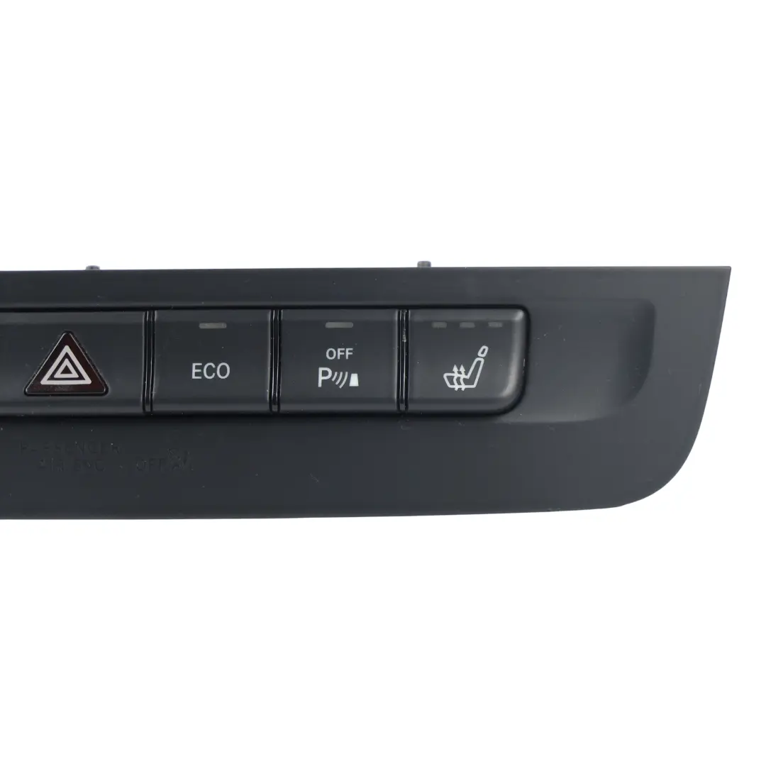 Schalter Warnblinker Taste für Mercedes W176 W246 W242 X156 mit Teilenummer A2469055402 Mercedes W176 W246 W242 X156 Schalter Warnblinker Taste - SKU A2469055402 - Teilenummer A2469055402