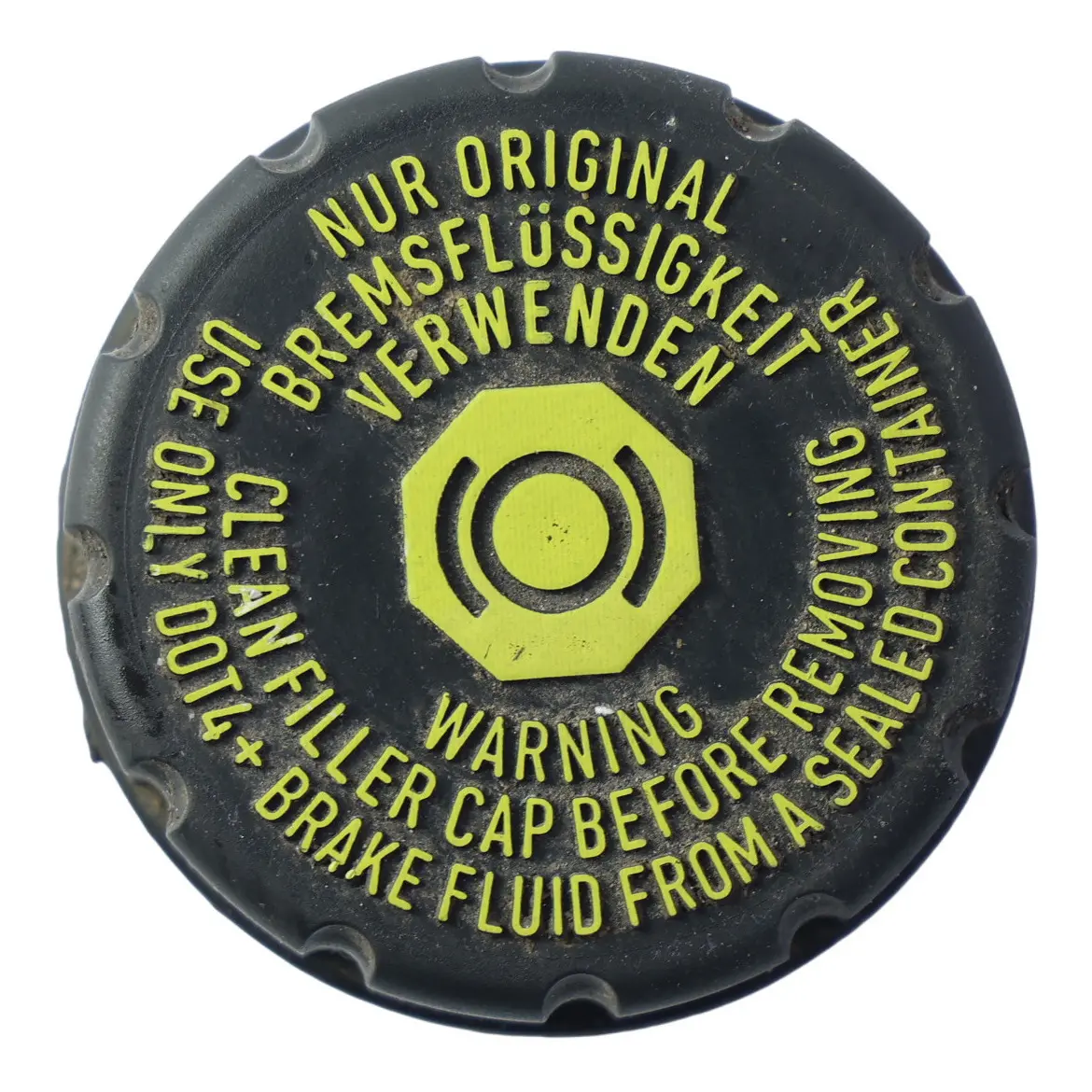 Mercedes W447 Zaślepka Wlewu Zbiornika Wyrównawczego A4474320000