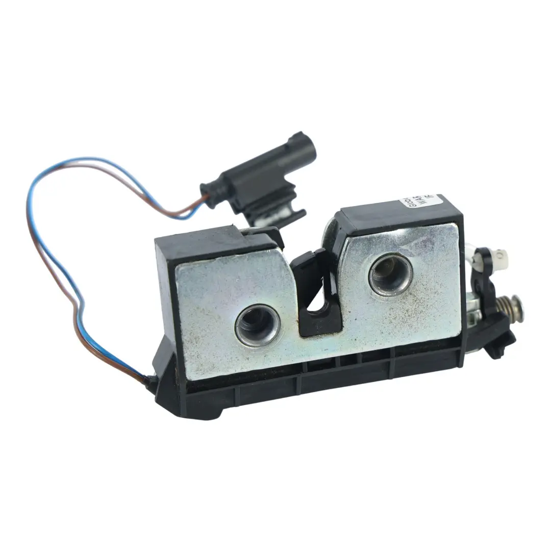 Serrure Coffre Hayon Arrière pour Smart Fortwo 451 à propos du numéro de pièce A4517600040 Smart Fortwo 451 Serrure Coffre Hayon Arrière - SKU A4517600040 - Numéro de pièce A4517600040