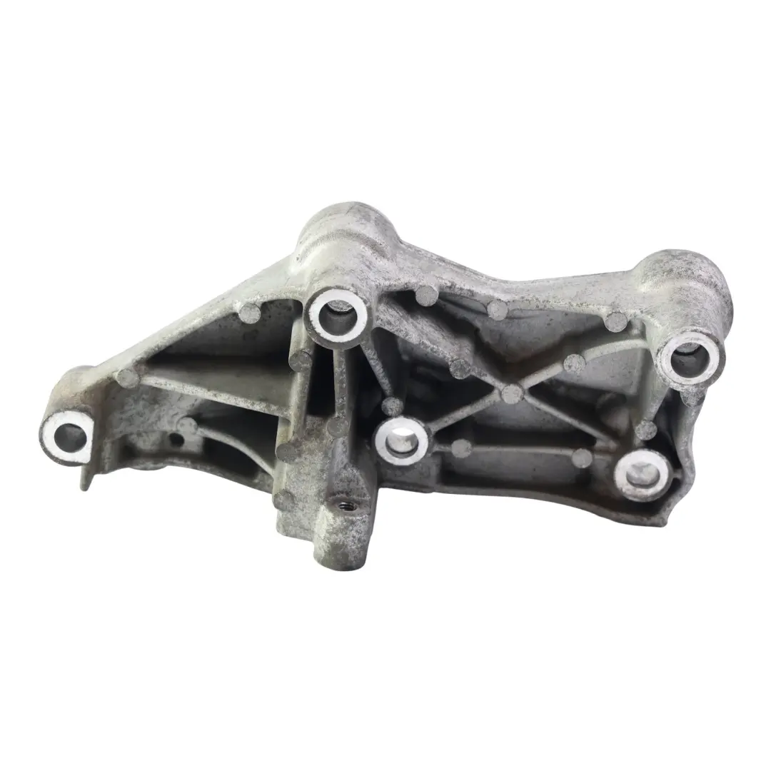 Motorblock Halterung Träger OM622 für Mercedes W447 mit Teilenummer A6221550000 Mercedes W447 Motorblock Halterung Träger OM622 - SKU A6221550000 - Teilenummer A6221550000