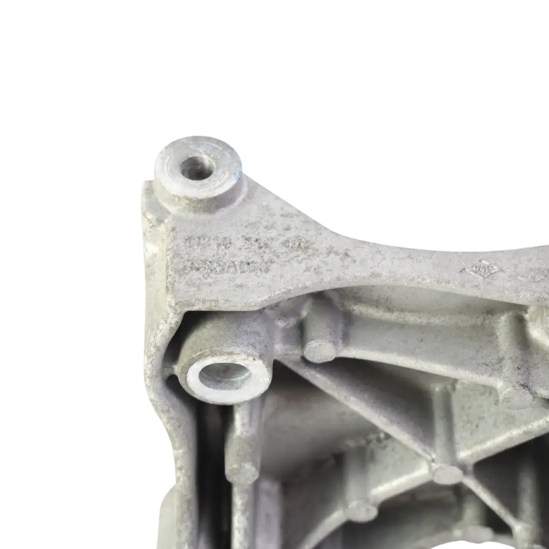 Motorblock Halterung Träger OM622 für Mercedes W447 mit Teilenummer A6221550000 Mercedes W447 Motorblock Halterung Träger OM622 - SKU A6221550000 - Teilenummer A6221550000