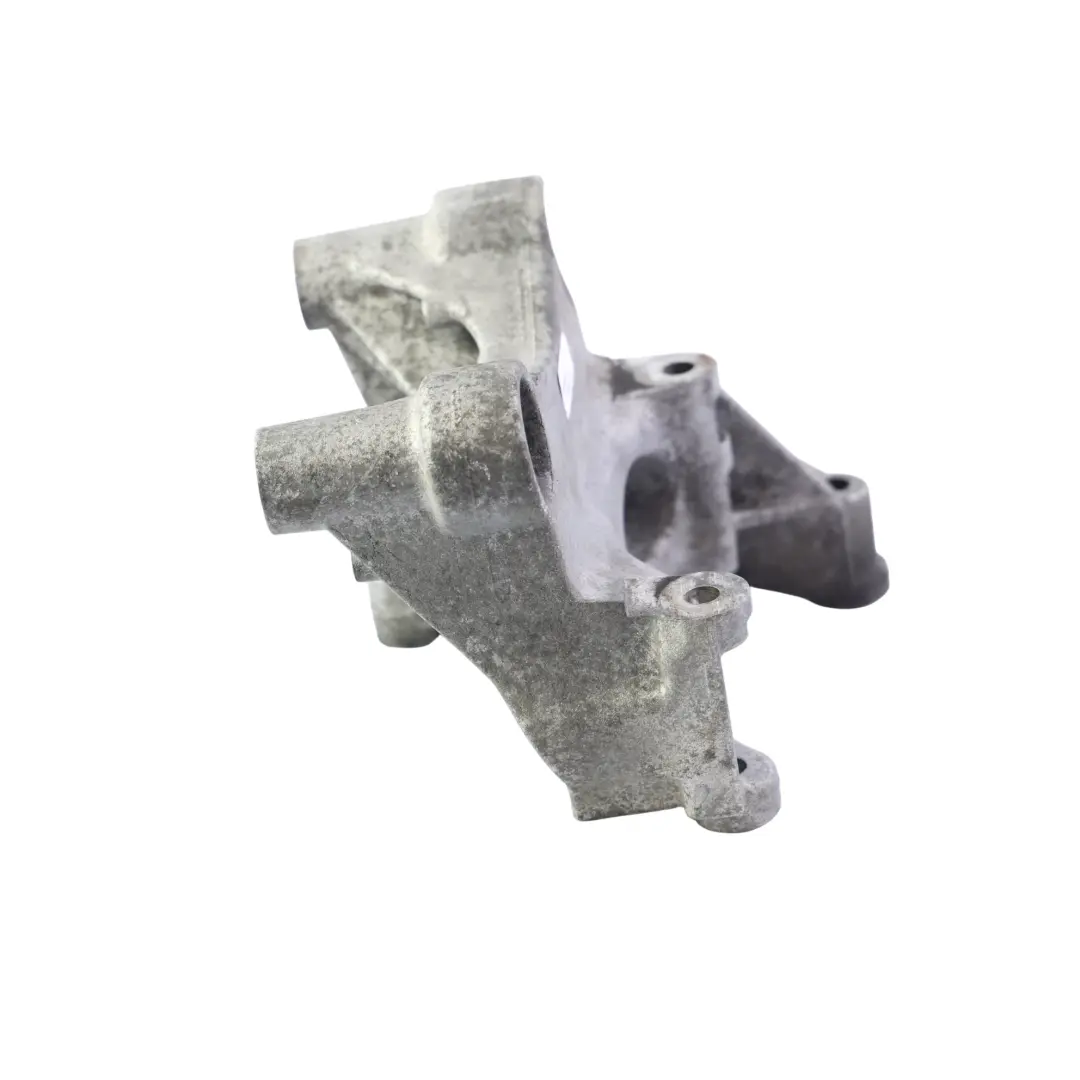 Motorblock Halterung Träger OM622 für Mercedes W447 mit Teilenummer A6221550000 Mercedes W447 Motorblock Halterung Träger OM622 - SKU A6221550000 - Teilenummer A6221550000