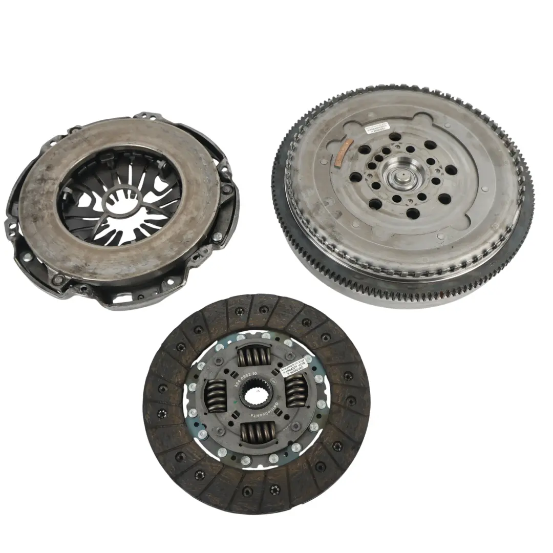 Mercedes W906 Sprinter Volante Bimasa Kit Embrague 2.1 CDI Diesel - SKU A6460302105-1 - Número de pieza A6460302105